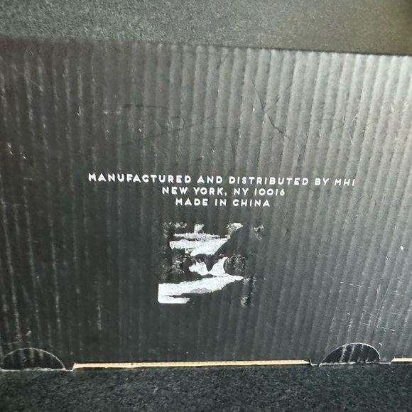 New In Box Pardon My French Set of 2 Ceramic Dog Bowls - Picture 4 of 7